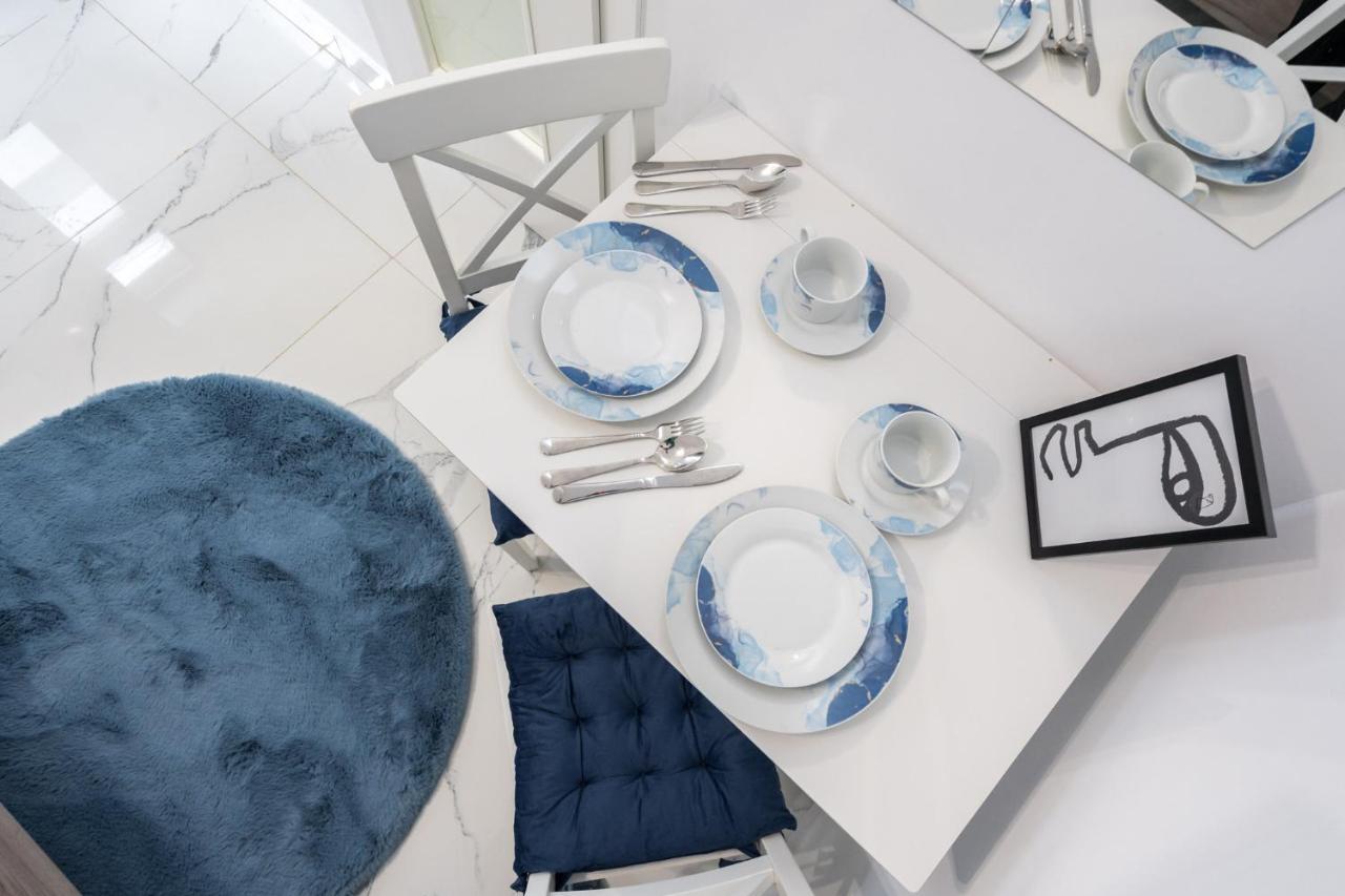 Blue-Line-Apartment-Unirii Bucarest Esterno foto