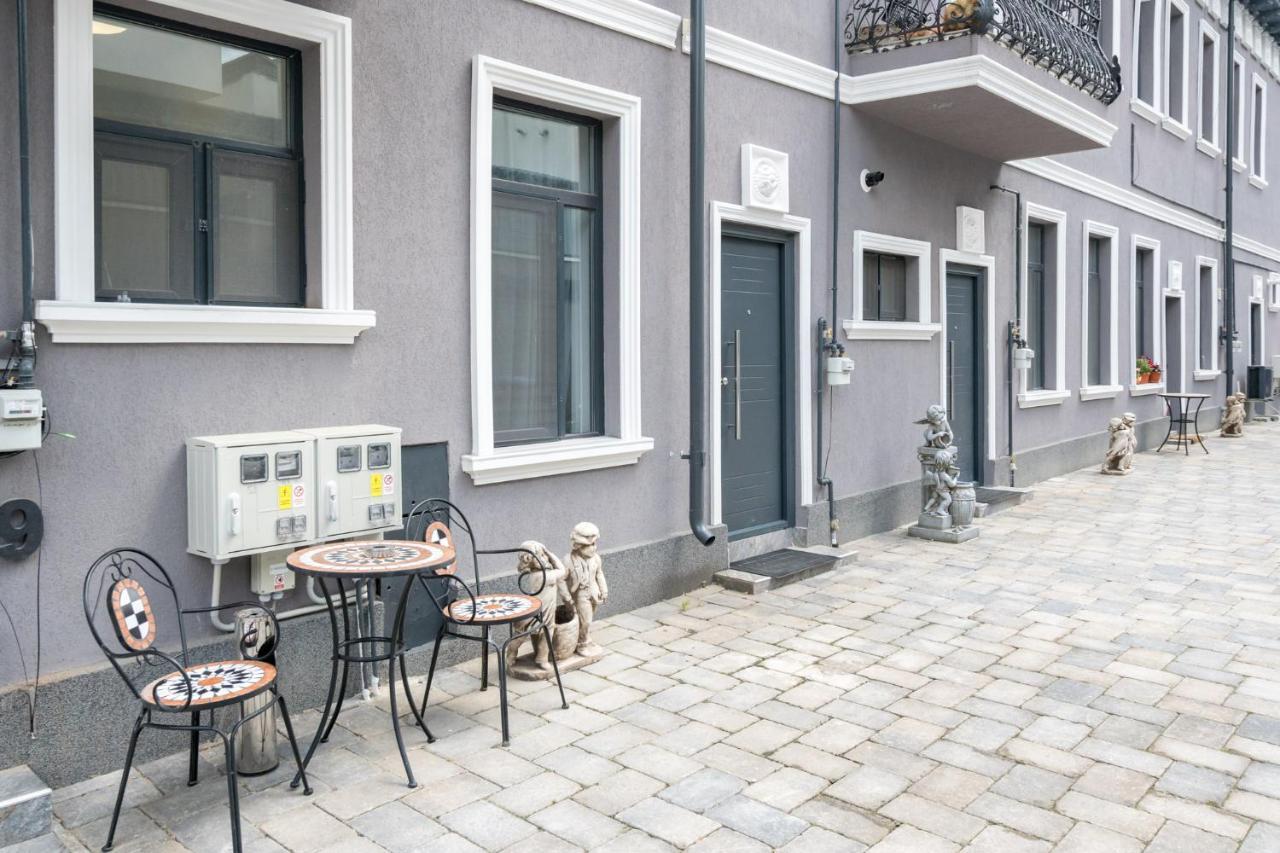 Blue-Line-Apartment-Unirii Bucarest Esterno foto