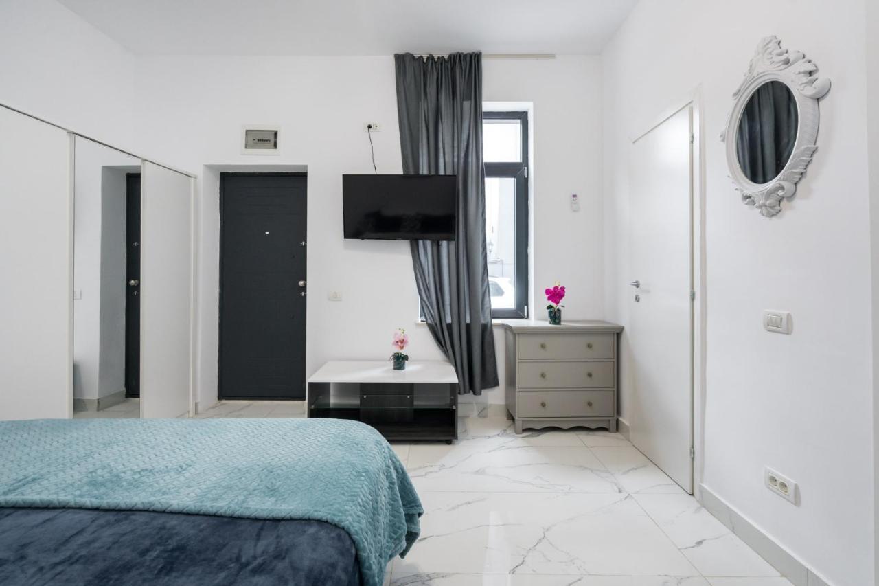 Blue-Line-Apartment-Unirii Bucarest Esterno foto